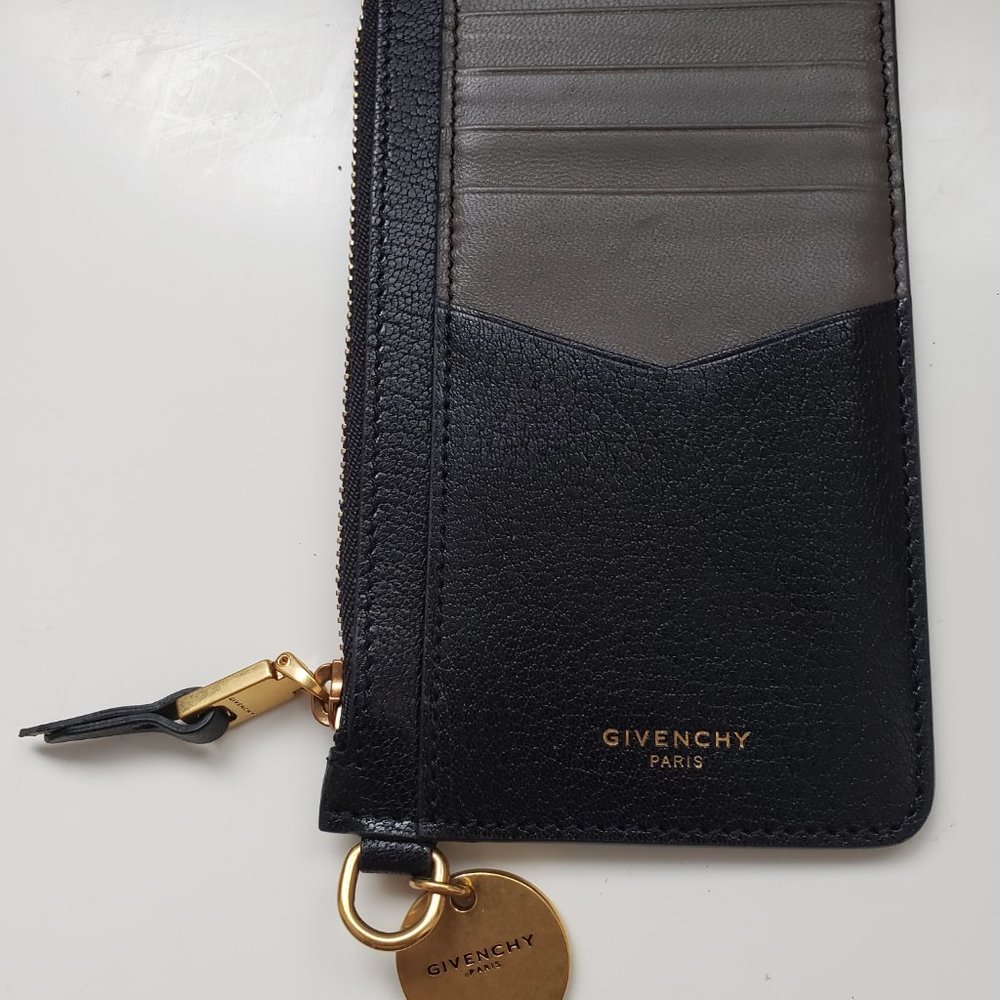 Limited edition: Givenchy GV3 zipped card holder - Picture 4 of 15
